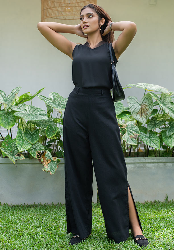 VIYANA BACK LACE BLACK BLOUSE